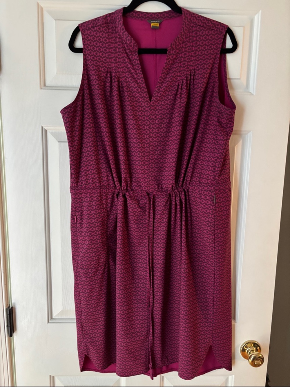 Eddie Bauer Sleeveless Knee-Length Drawstring Dress in Magenta